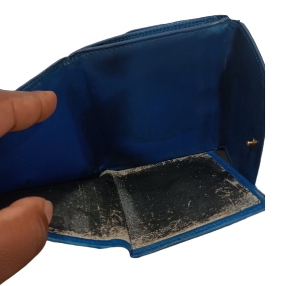 Louis Vuitton epis blue wallet authentic GUC - Picture 5 of 6